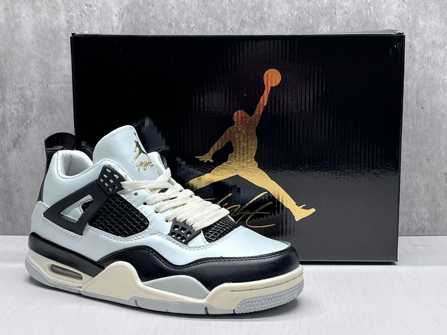 Air Jordan 4 Retro – Mint Green Edition