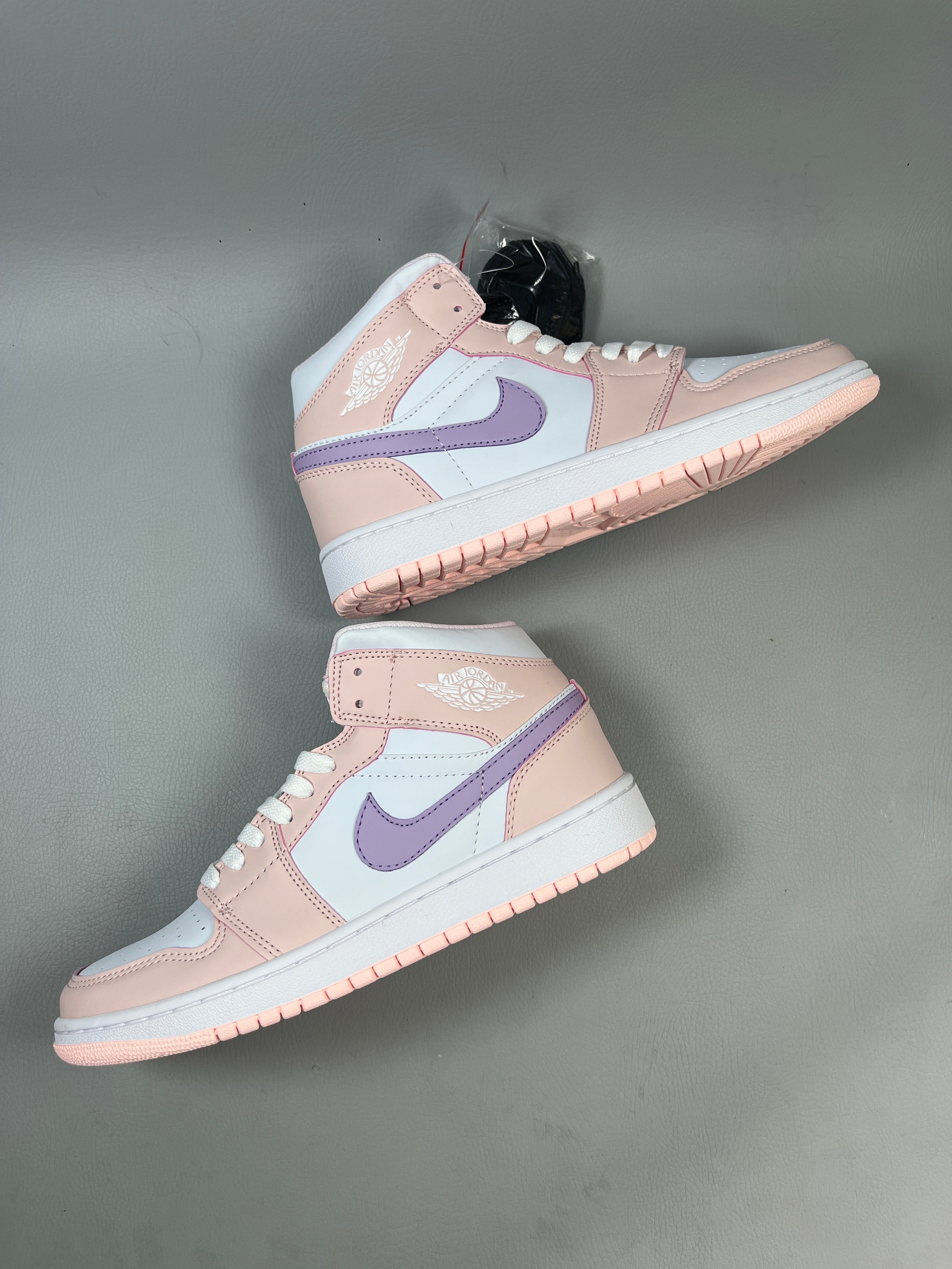 Air Jordan 1 "White/Pink/Purple"