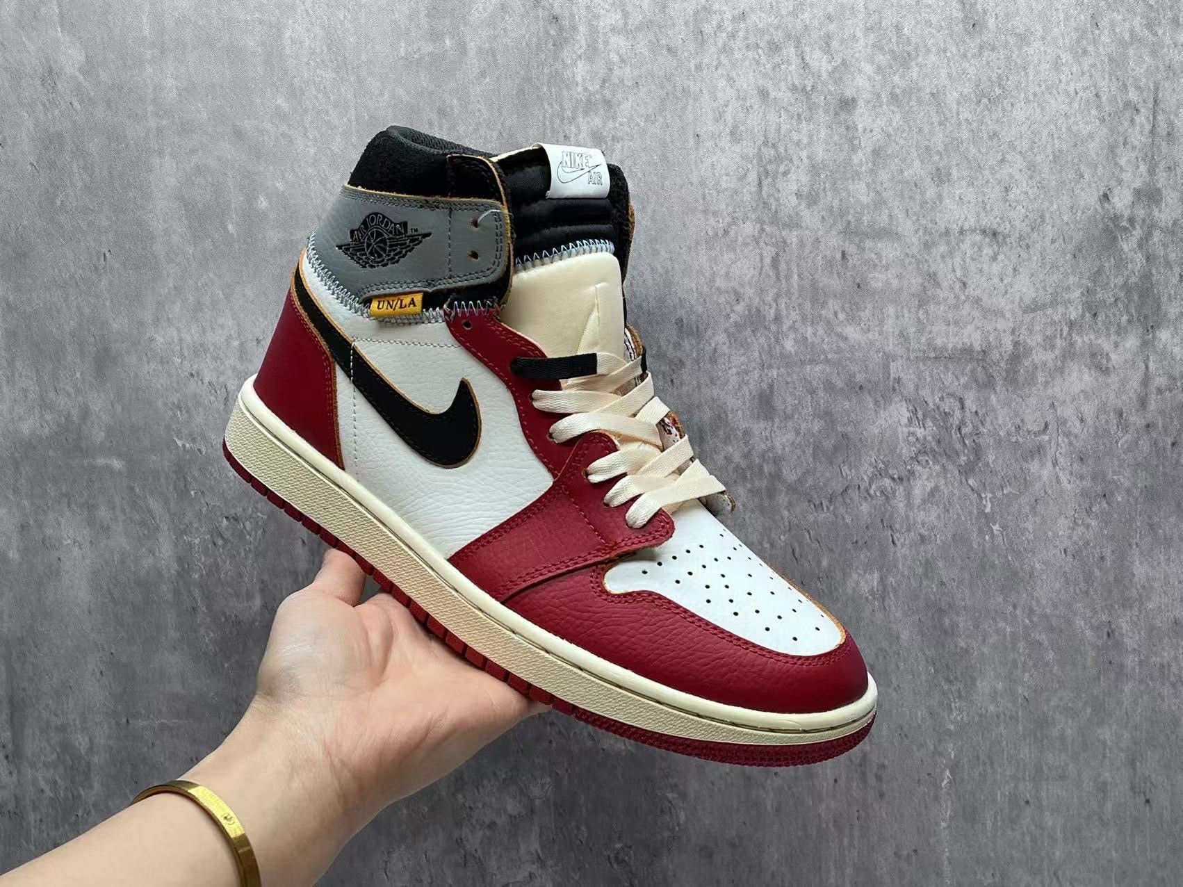 Air Jordan 1 "White/Red/Grey"