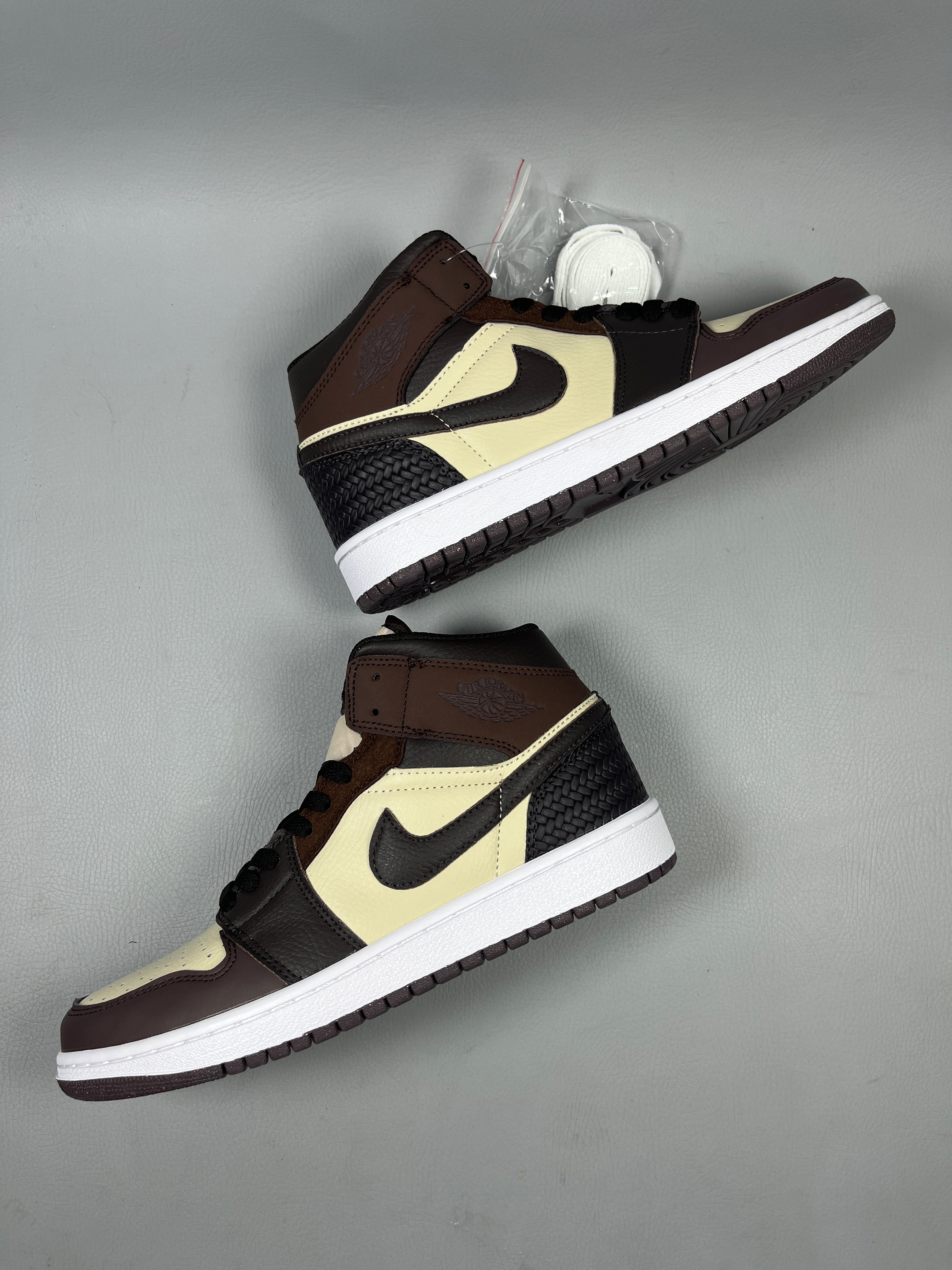 Air Jordan 1 "Brown/Beige/Black"