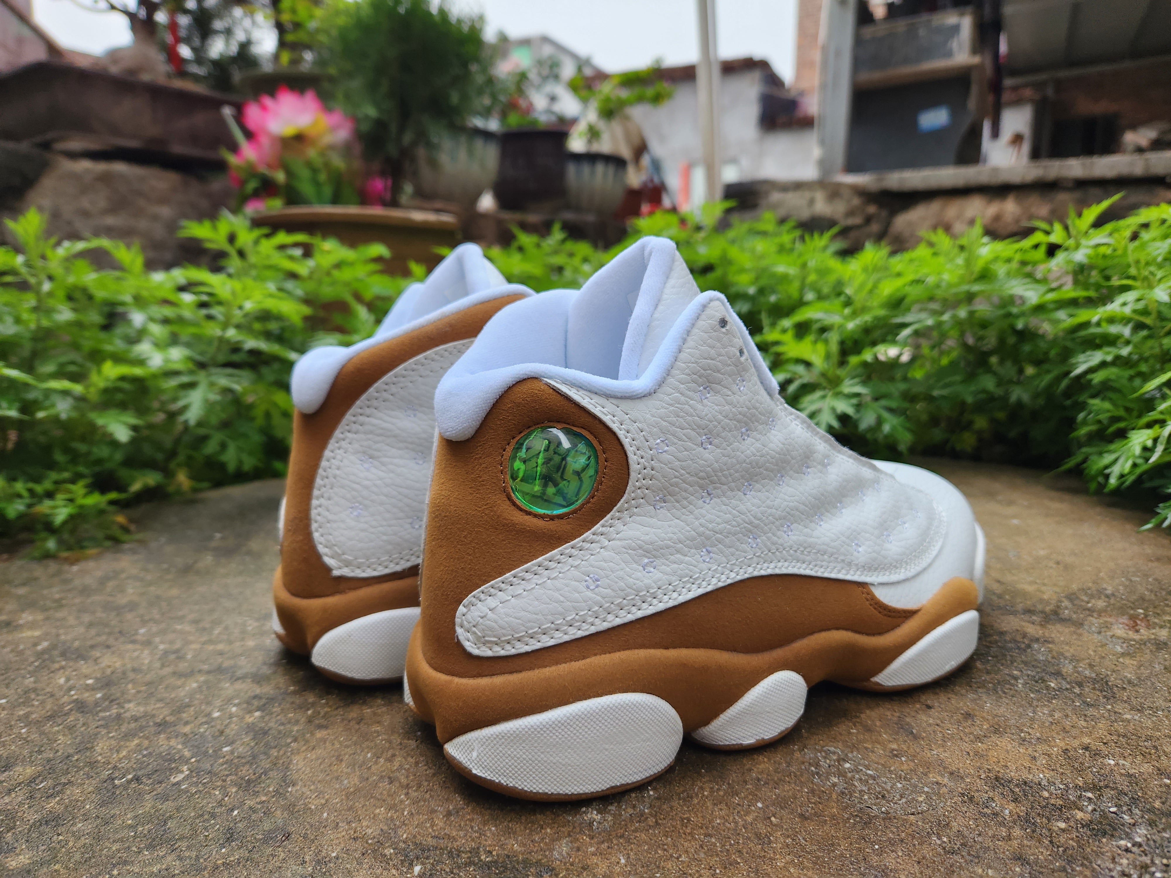 Air Jordan 13 "White Earth Yellow"