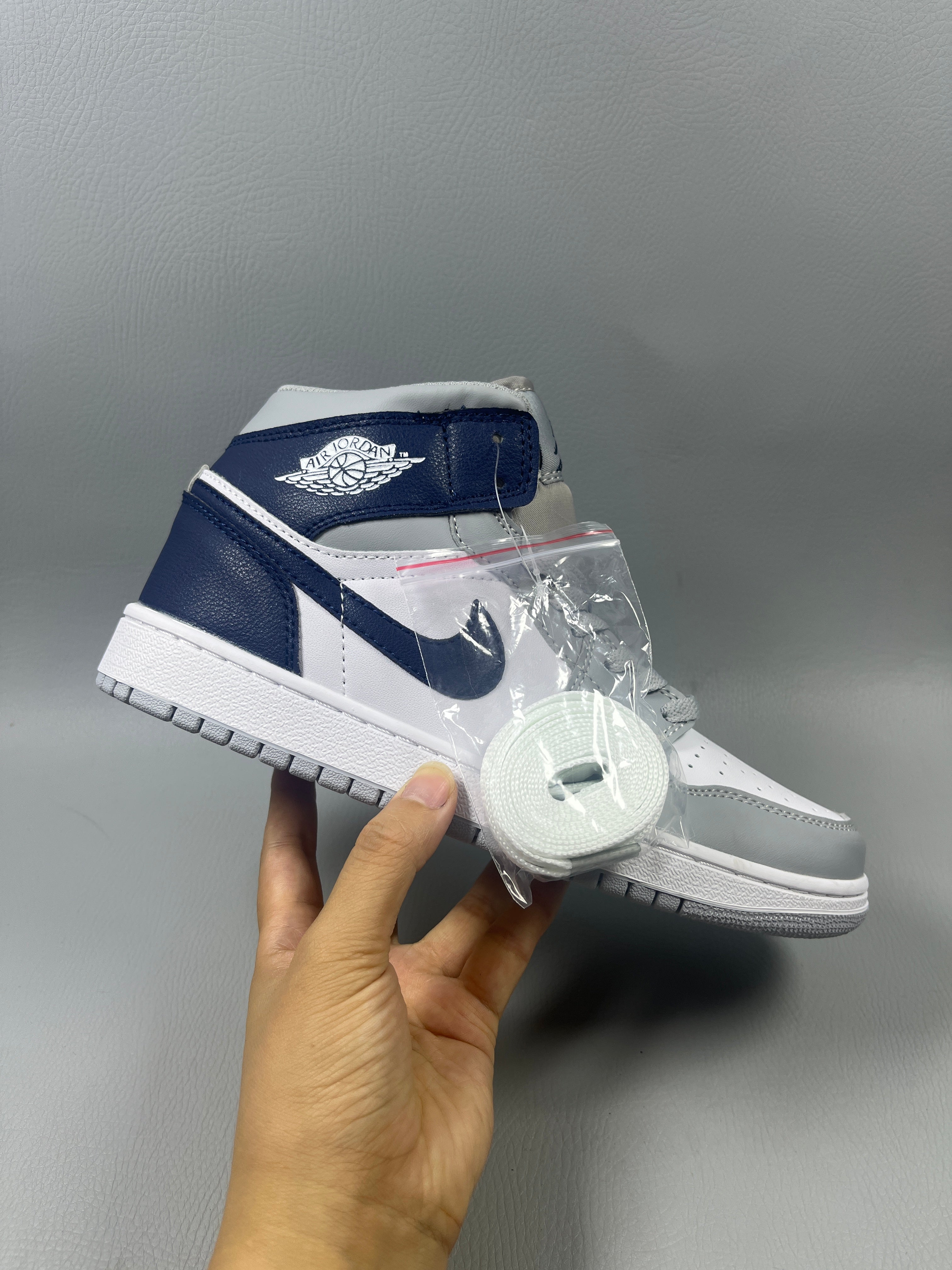 Air Jordan 1 "Navy Blue/Grey"