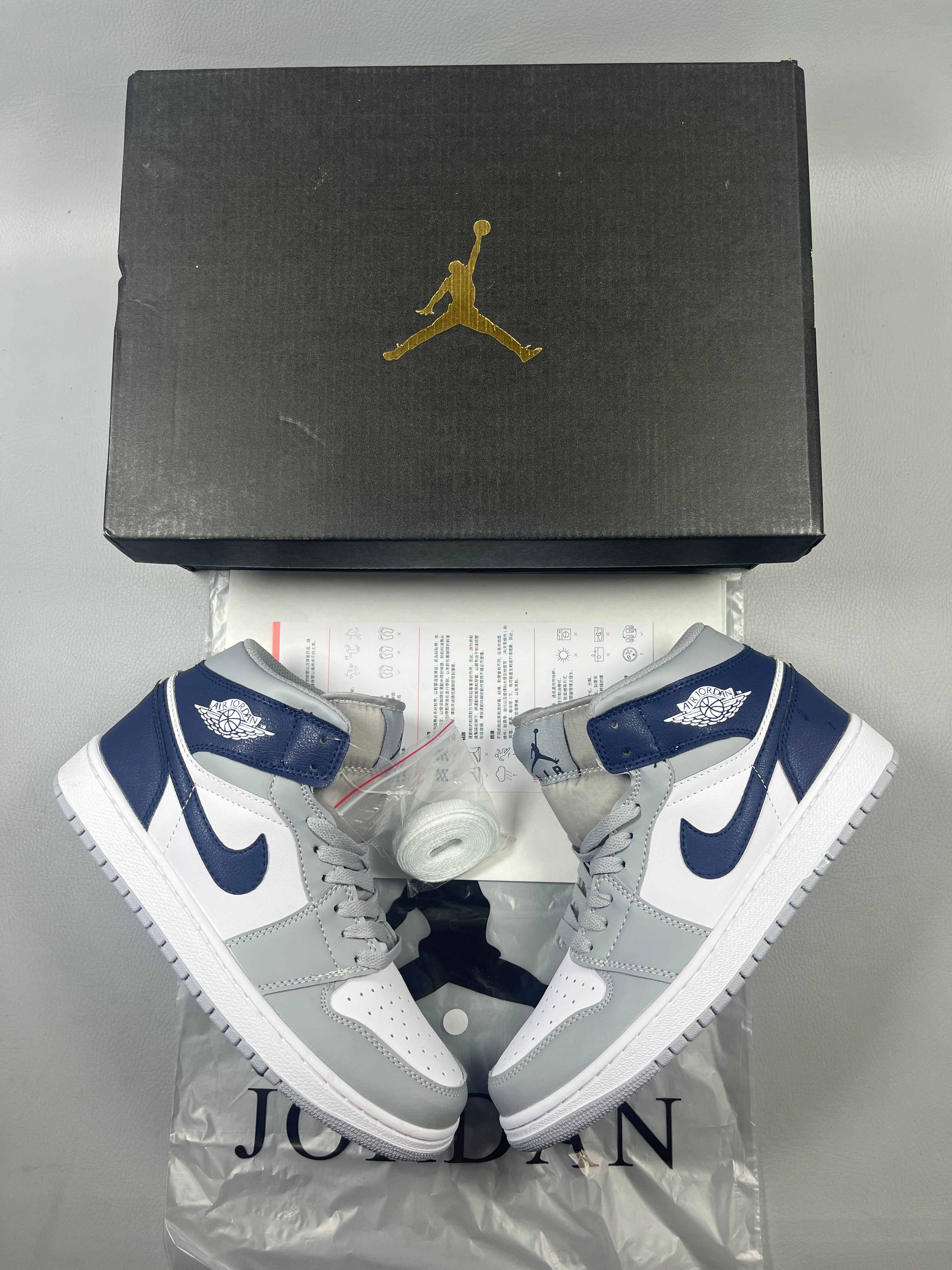 Air Jordan 1 "Navy Blue/Grey"