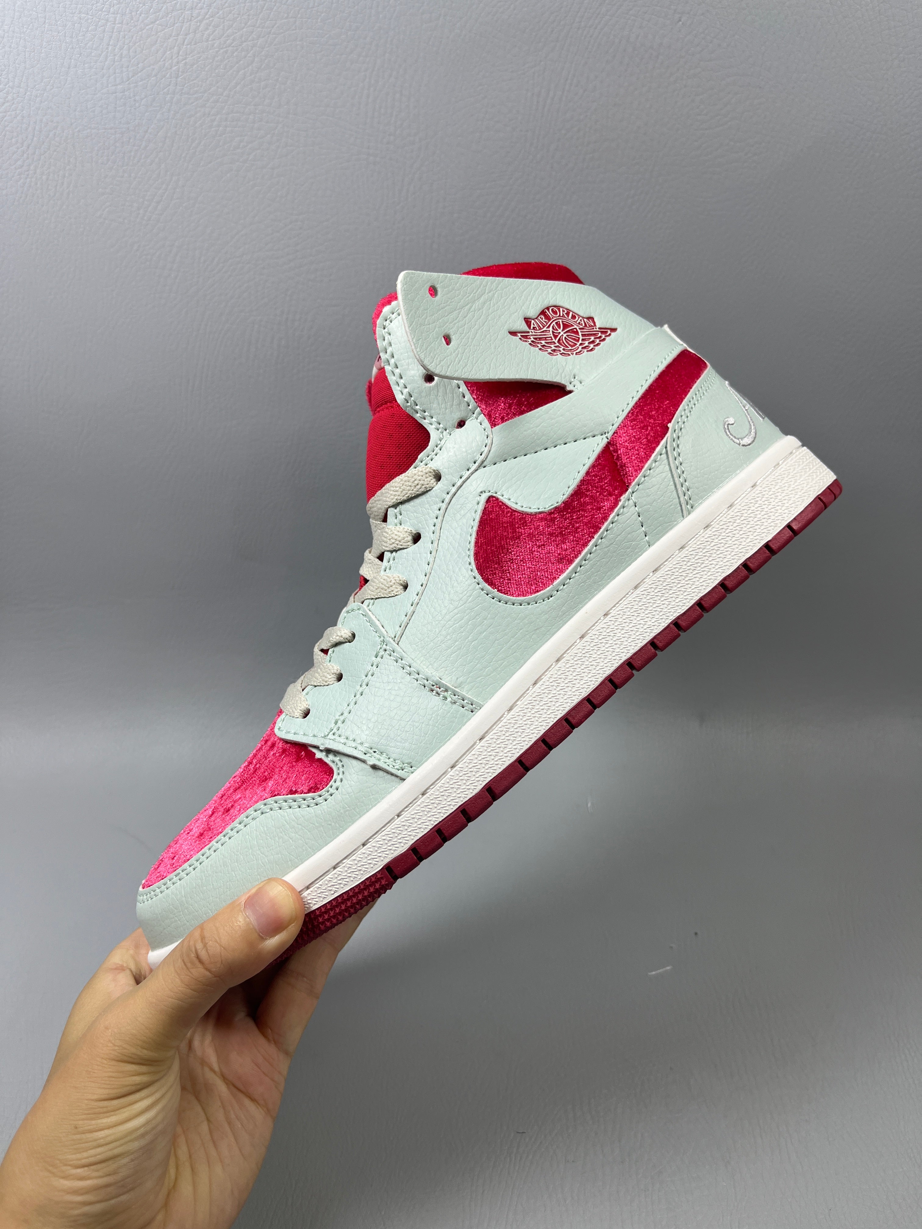 Air Jordan 1 "Red Velvet"