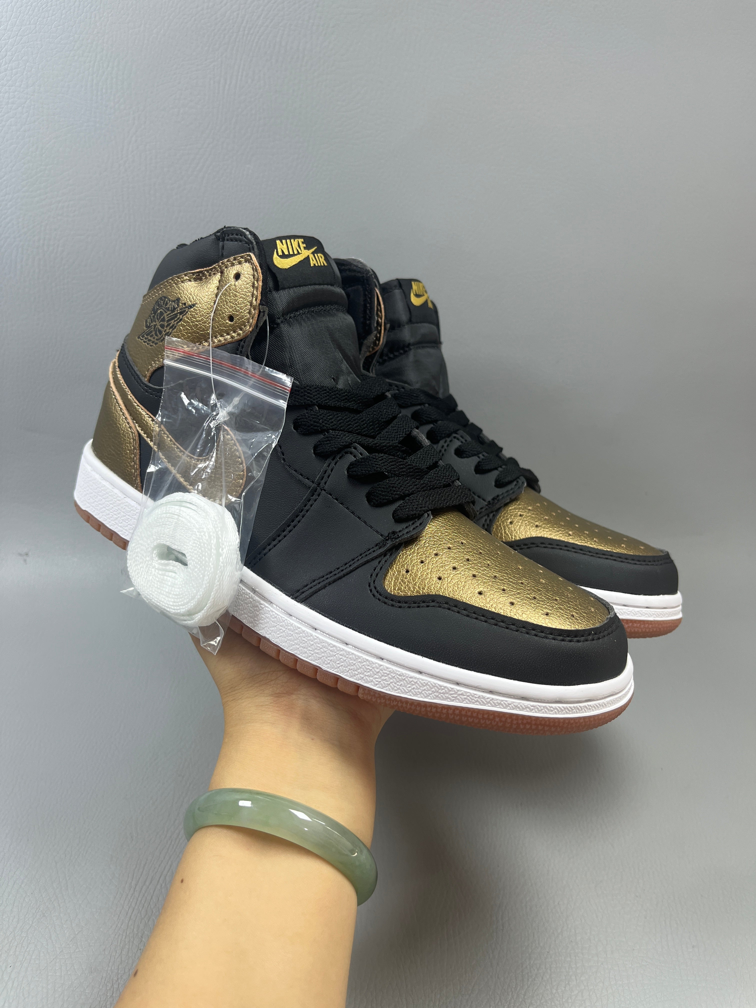 Air Jordan 1 "Black/Copper"