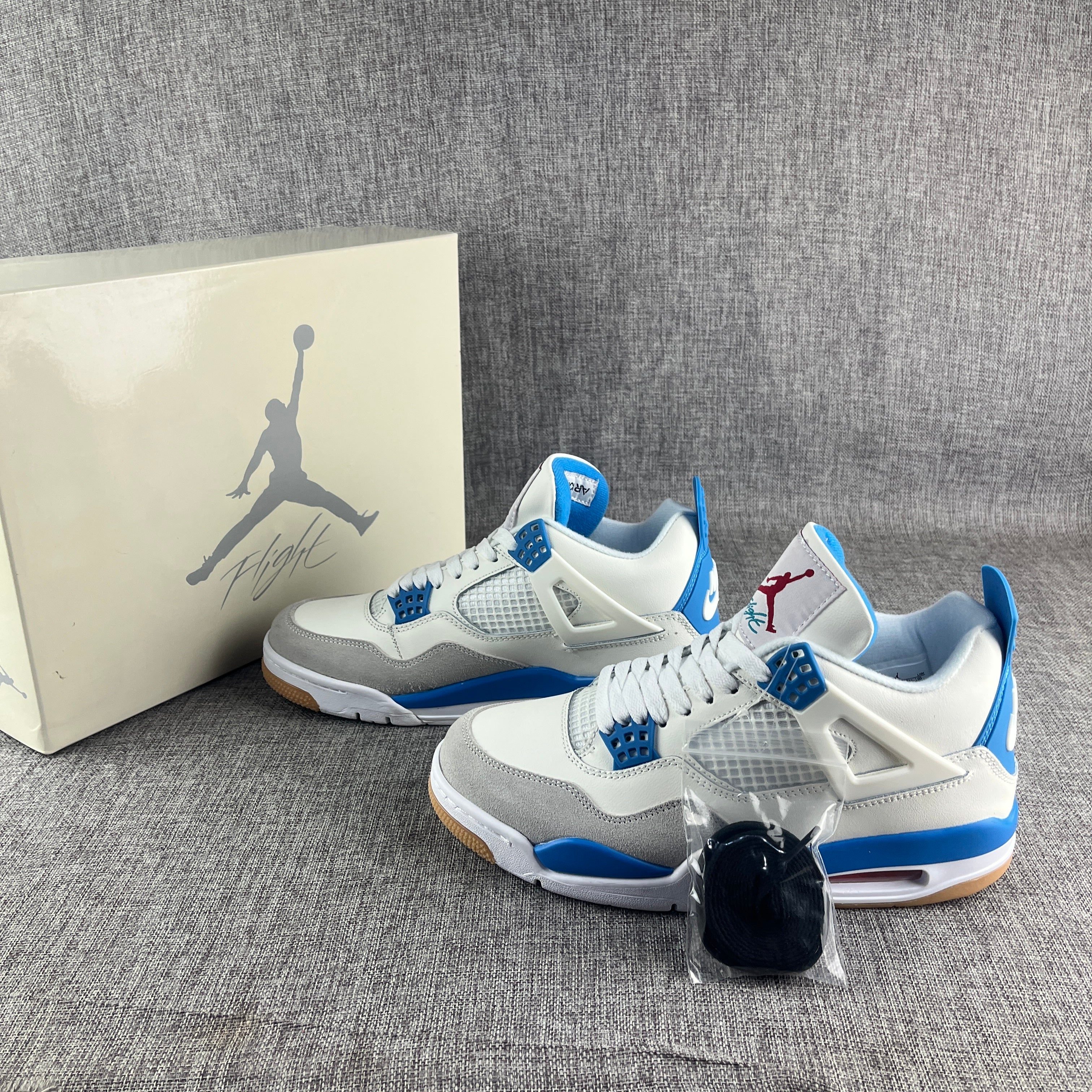 Air Jordan 4 SB White/Blue | Unisex