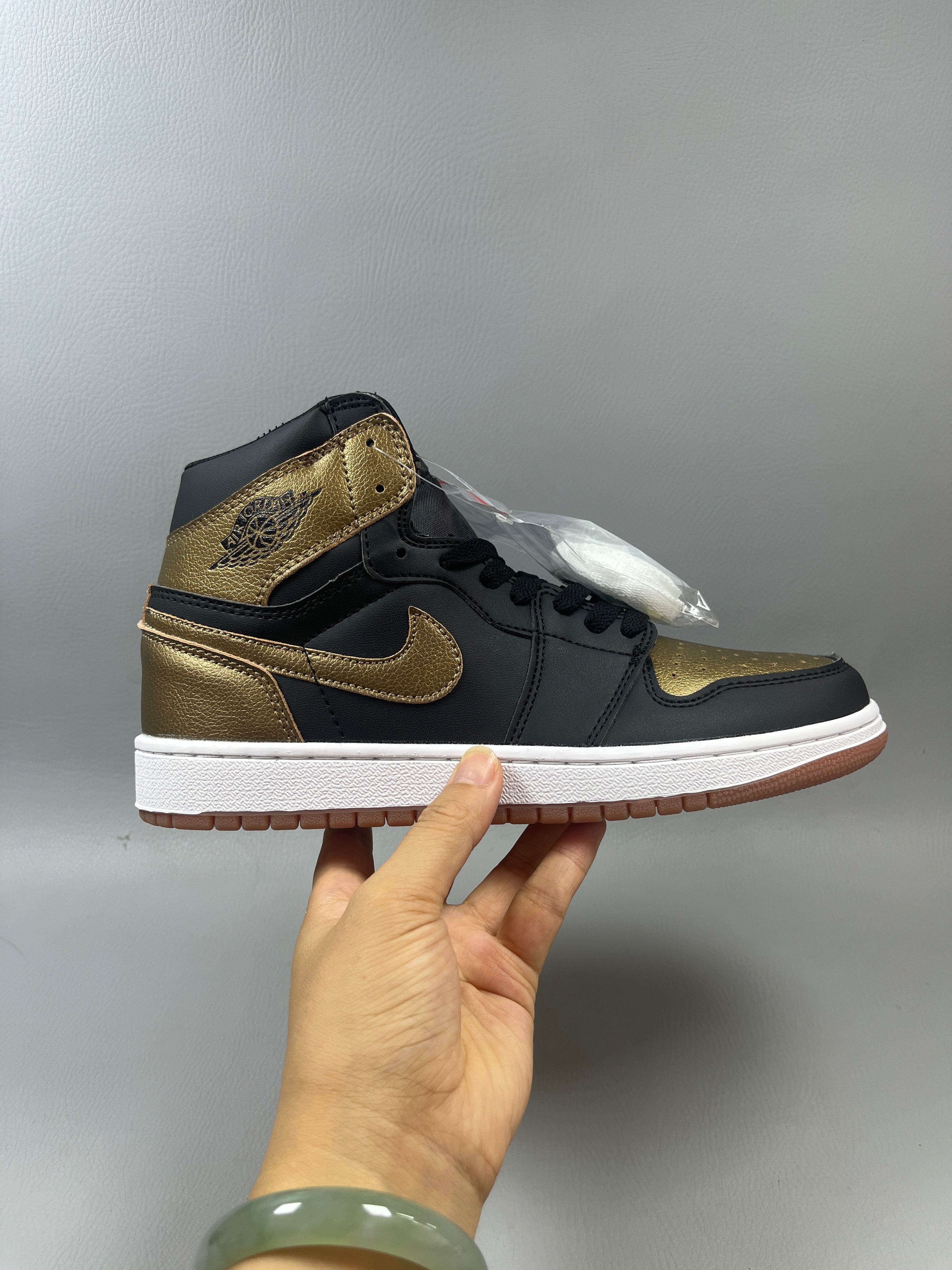 Air Jordan 1 "Black/Copper"