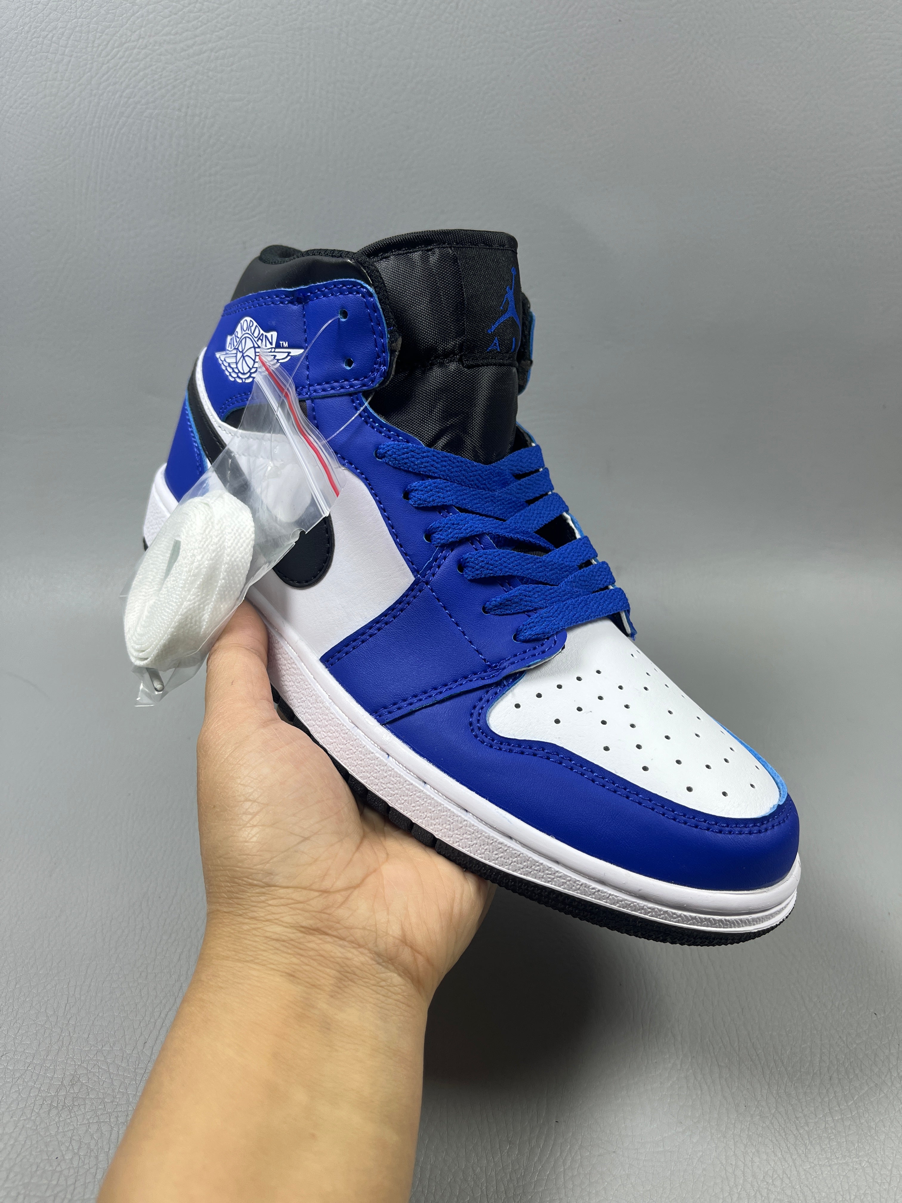 Air Jordan 1 "Ice Blue/Grey"