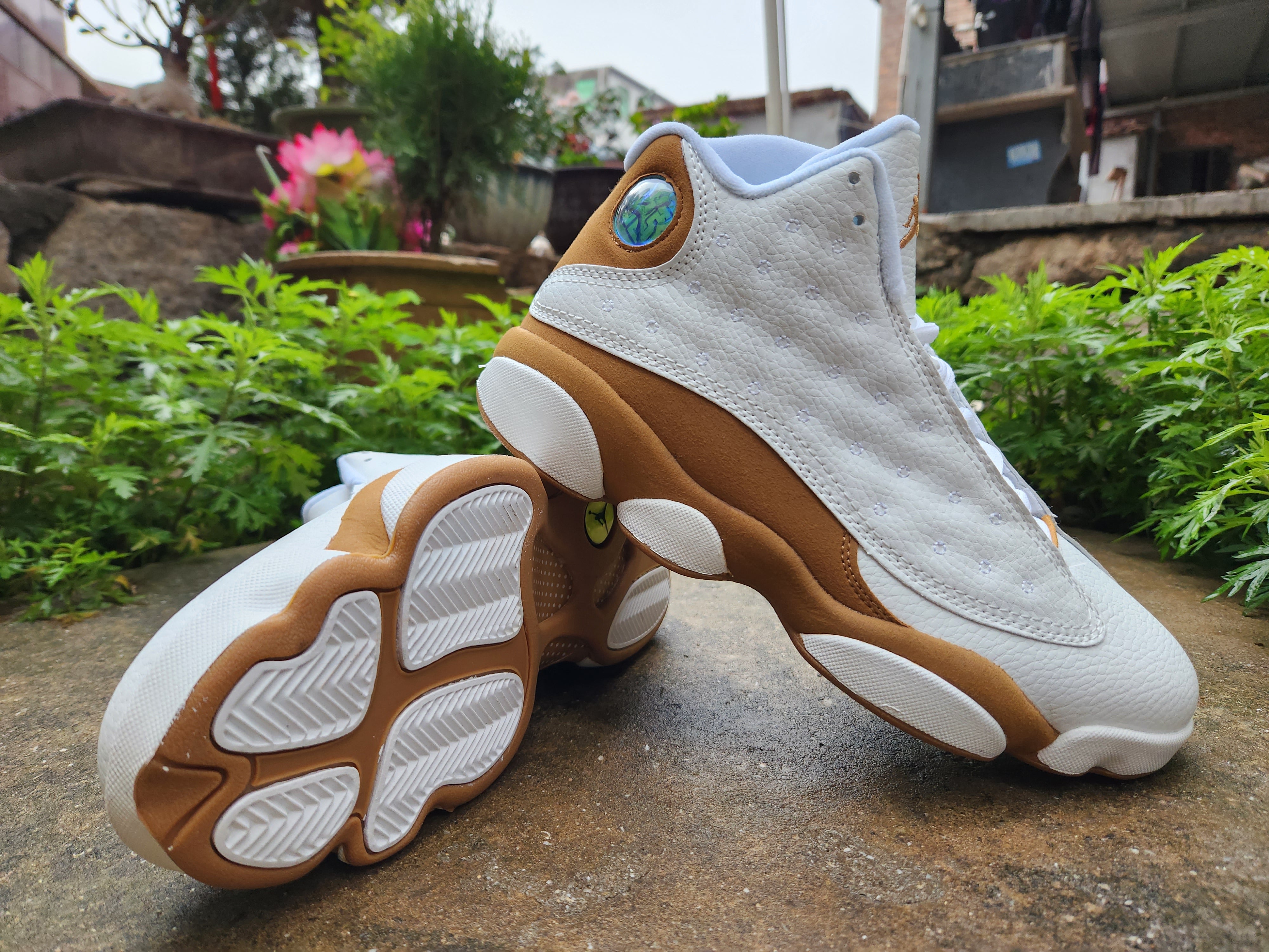 Air Jordan 13 "White Earth Yellow"